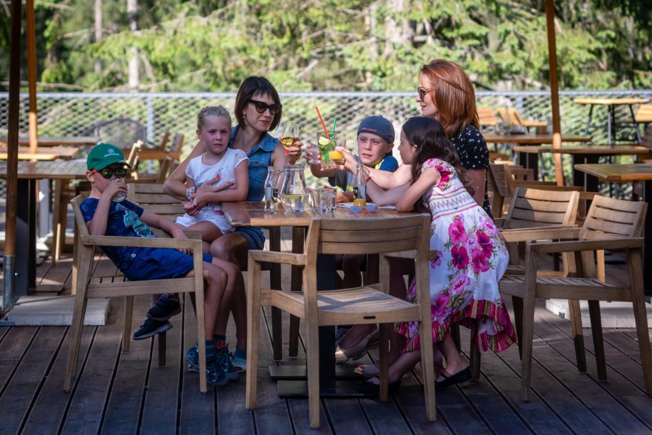 Hotel Bjoernson Jasna & Bjoernson Tree Houses เดมานอฟสกา โดลินา ภายนอก รูปภาพ